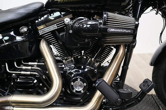 Harley-Davidson Pro Street Breakout CVO 8 of 30
