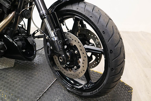 Harley-Davidson Pro Street Breakout CVO 7 of 30