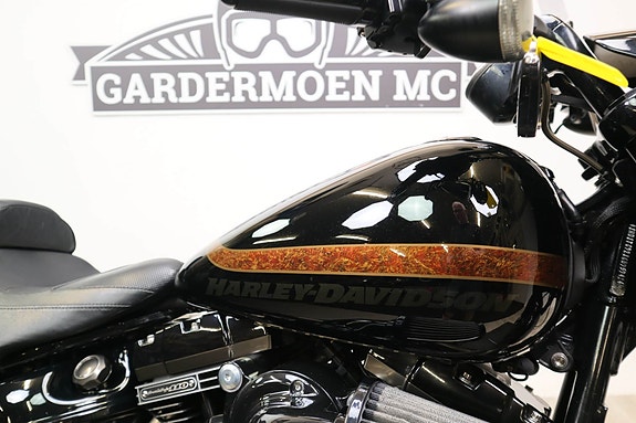 Harley-Davidson Pro Street Breakout CVO 12 of 30