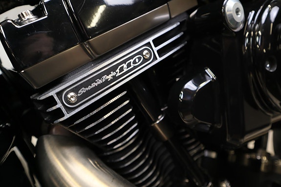 Harley-Davidson Pro Street Breakout CVO 18 of 30