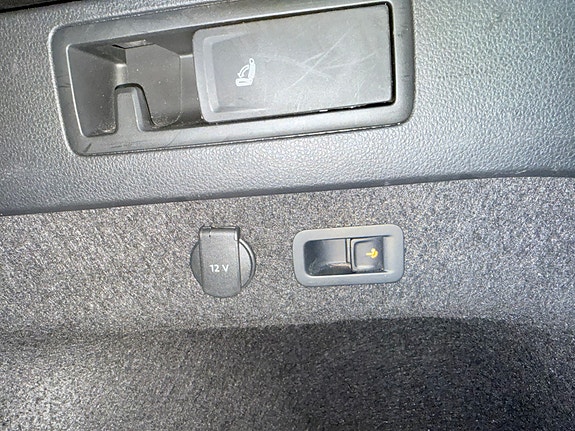 Volkswagen Passat 12 of 30