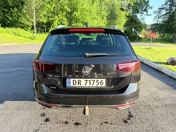 Volkswagen Passat 26 of 30