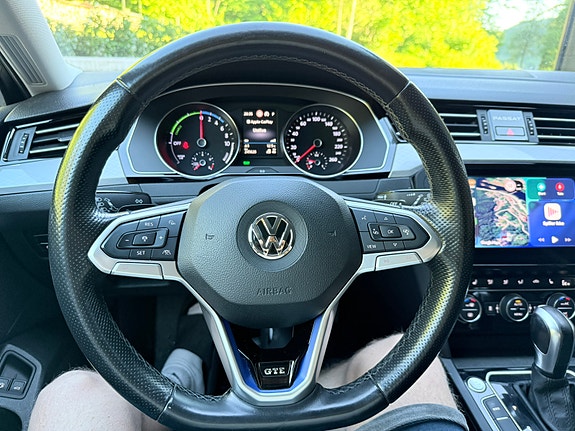 Volkswagen Passat 19 of 30