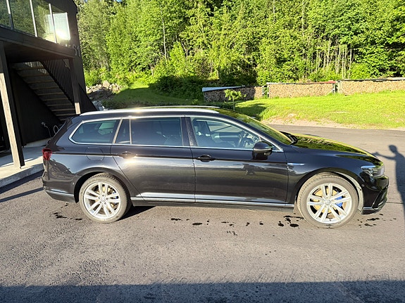 Volkswagen Passat 28 of 30