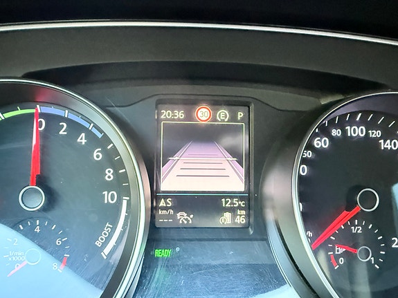 Volkswagen Passat 16 of 30
