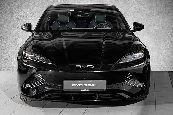 BYD Seal 3 of 5