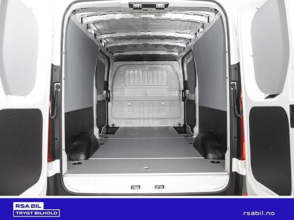 Maxus e-Deliver 9 7 of 15