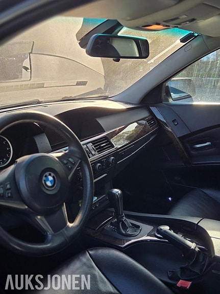 BMW 520i 9 of 13