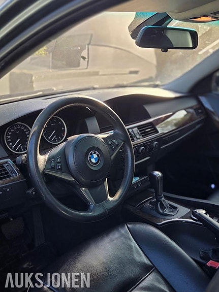 BMW 520i 11 of 13