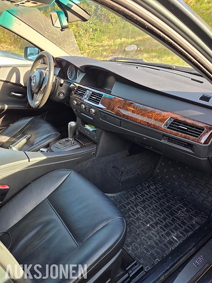 BMW 520i 12 of 13
