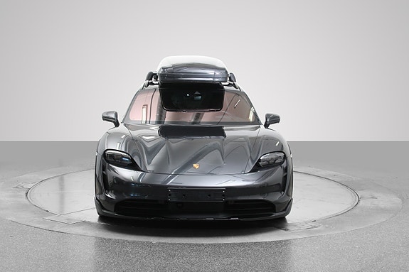 Porsche Taycan Cross Turismo 2 of 5