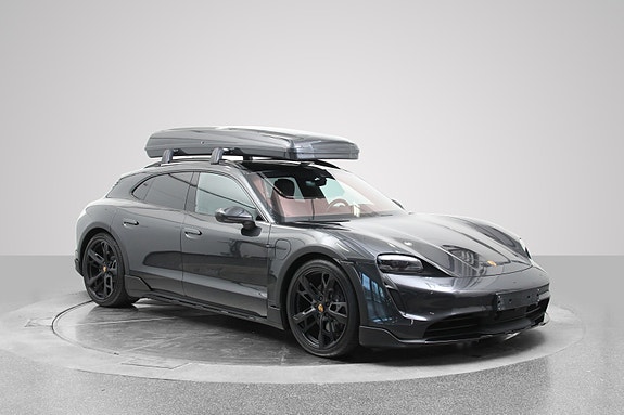 Porsche Taycan Cross Turismo 3 of 5