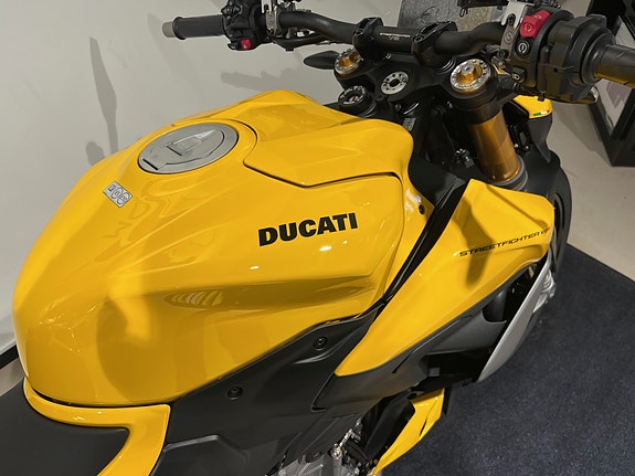 Ducati Streetfighter V2 S 4 of 11