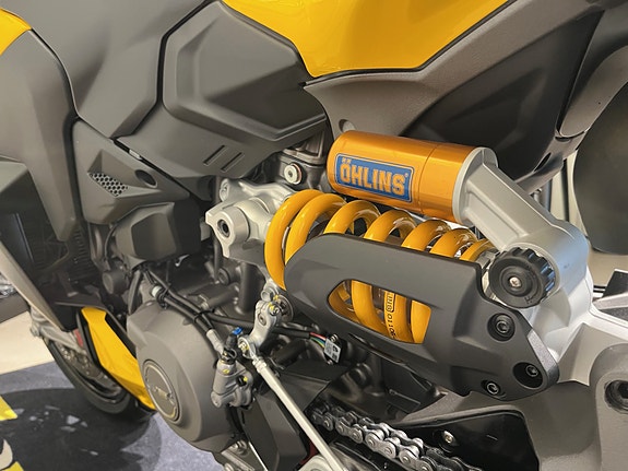 Ducati Streetfighter V2 S 8 of 11