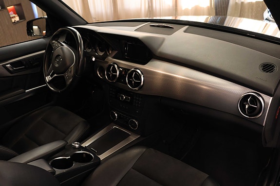 Mercedes-Benz GLK220 15 of 30