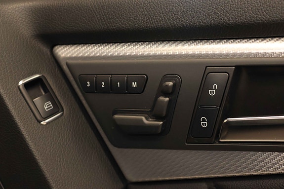 Mercedes-Benz GLK220 14 of 30