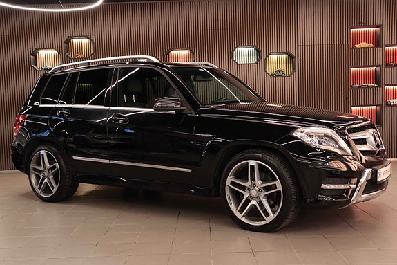 Mercedes-Benz GLK220 2 of 30