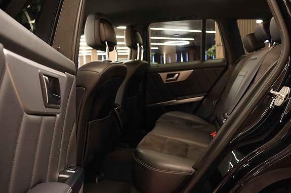 Mercedes-Benz GLK220 22 of 30