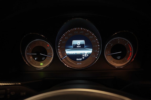 Mercedes-Benz GLK220 29 of 30