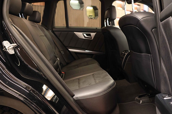 Mercedes-Benz GLK220 16 of 30