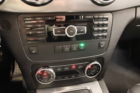 Mercedes-Benz GLK220 26 of 30