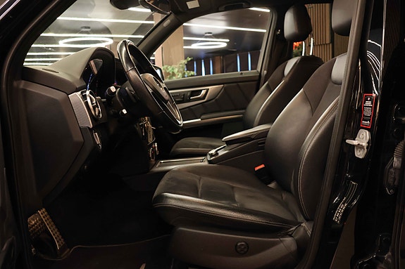 Mercedes-Benz GLK220 23 of 30