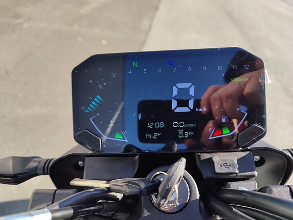 VOGE 125R 7 of 17
