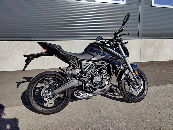 VOGE 125R 3 of 17