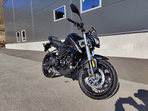 VOGE 125R 15 of 17