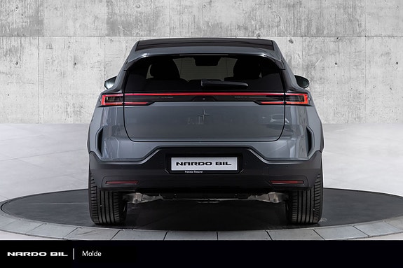 Polestar 3 8 of 30