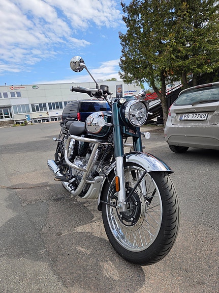 Royal Enfield Classic 350 Emerald Green 4 of 5