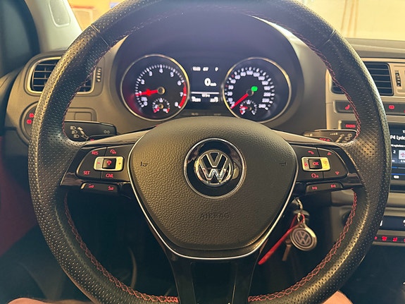 Volkswagen Polo Cross 11 of 18