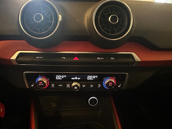 Audi Q2 8 of 18