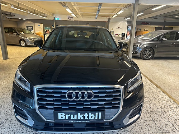 Audi Q2 2 of 18