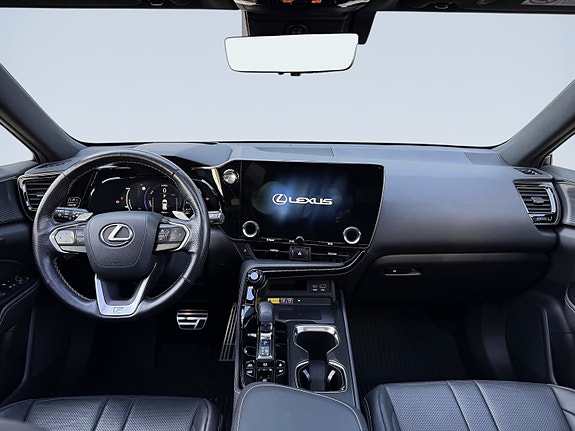 Lexus NX450h 14 of 21