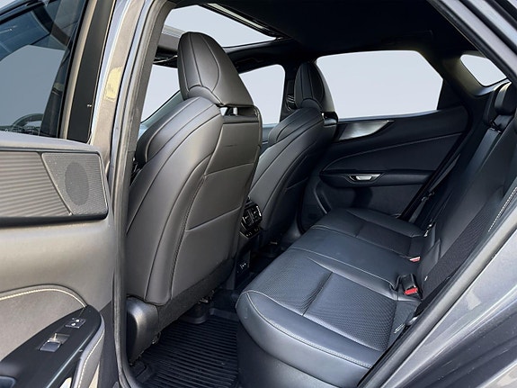 Lexus NX450h 17 of 21