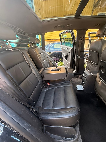 Volkswagen Tiguan 3 of 5