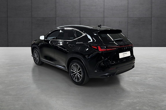 Lexus NX450h 3 of 16