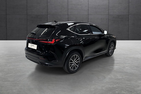 Lexus NX450h 5 of 16