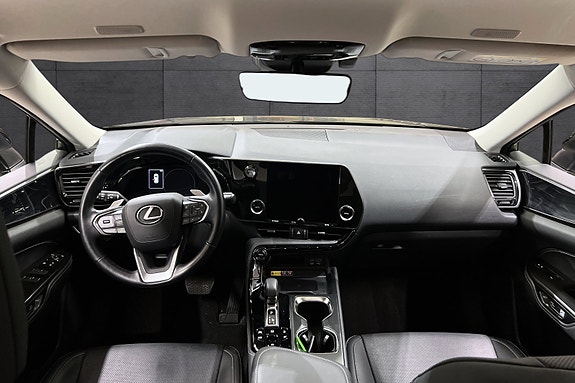 Lexus NX450h 10 of 16