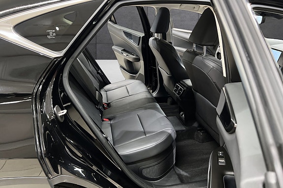 Lexus NX450h 16 of 16
