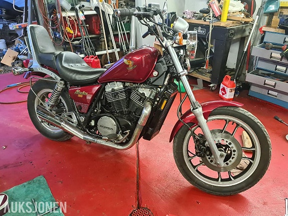 Honda -VT750