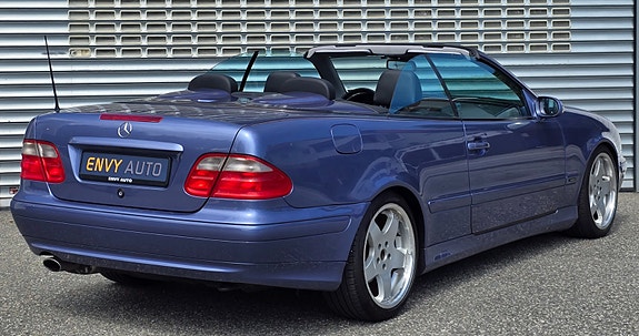 Mercedes-Benz CLK200 4 of 30