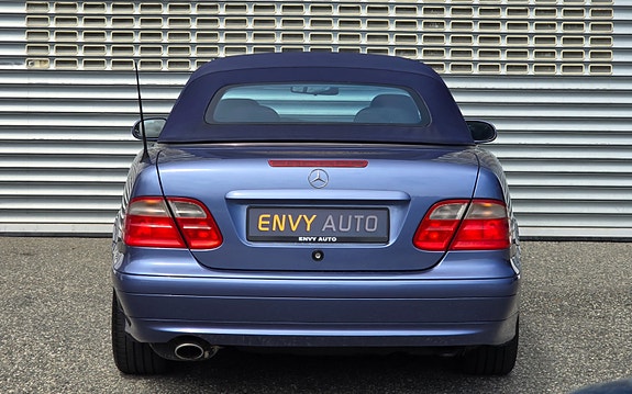 Mercedes-Benz CLK200 15 of 30