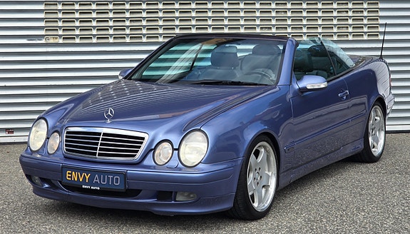 Mercedes-Benz CLK200 2 of 30