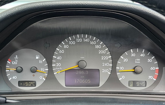 Mercedes-Benz CLK200 25 of 30