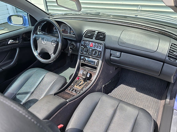 Mercedes-Benz CLK200 26 of 30