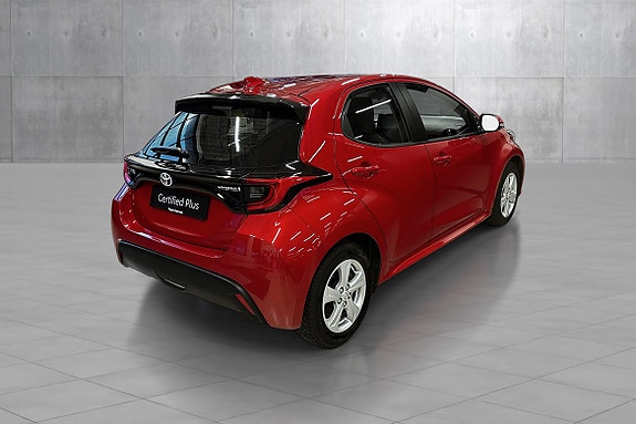 Toyota Yaris 5 of 25