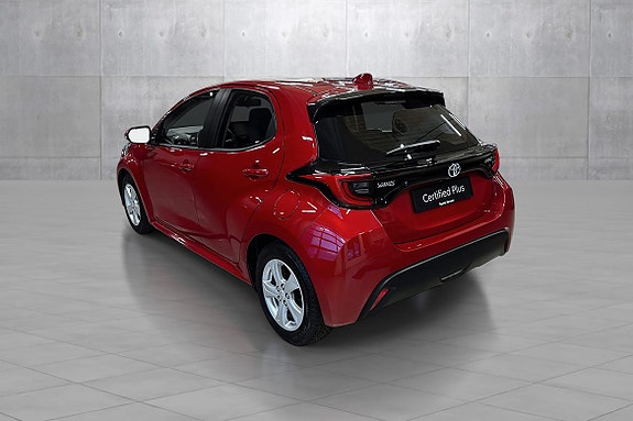 Toyota Yaris 3 of 25