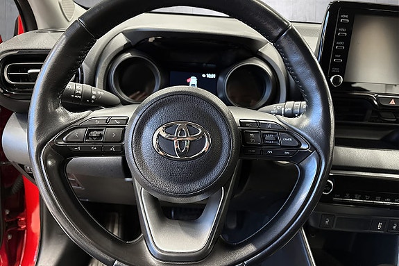 Toyota Yaris 11 of 25